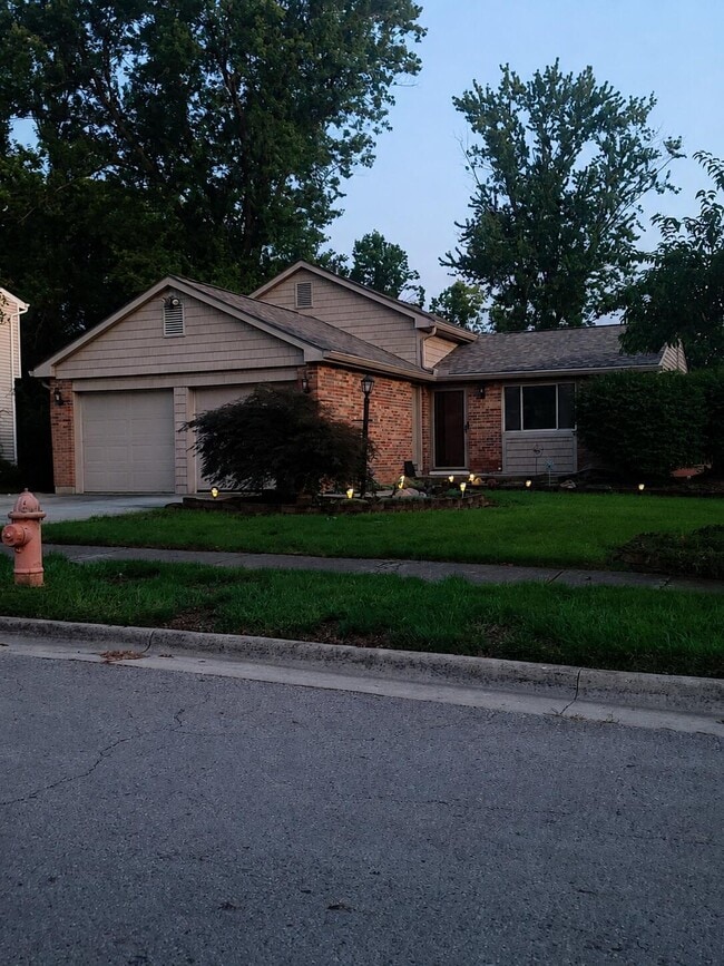 Building Photo - 5225 Wolf Run Dr