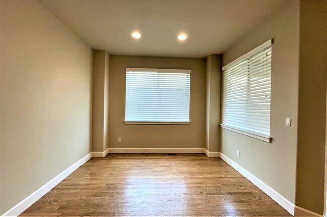 Building Photo - 18217 5th Avenue Ct E