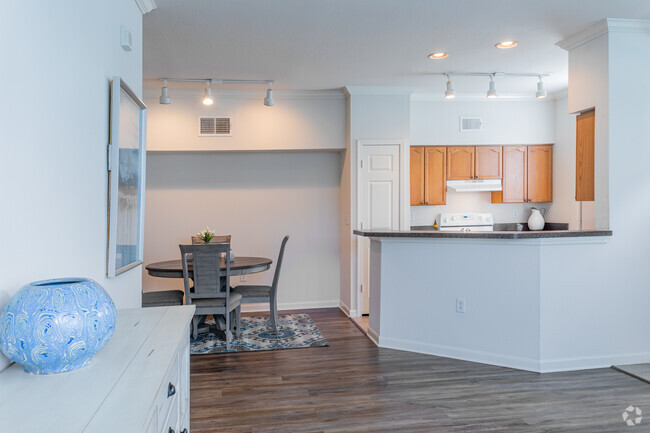 Kitchen and dining room - Bay Harbor