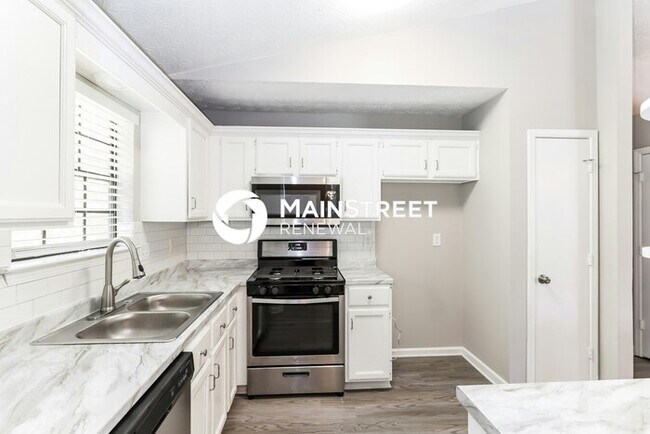 Foto del edificio - 3 Bedroom Pet-Friendly Home in Snellville, GA with Main Street Renewal