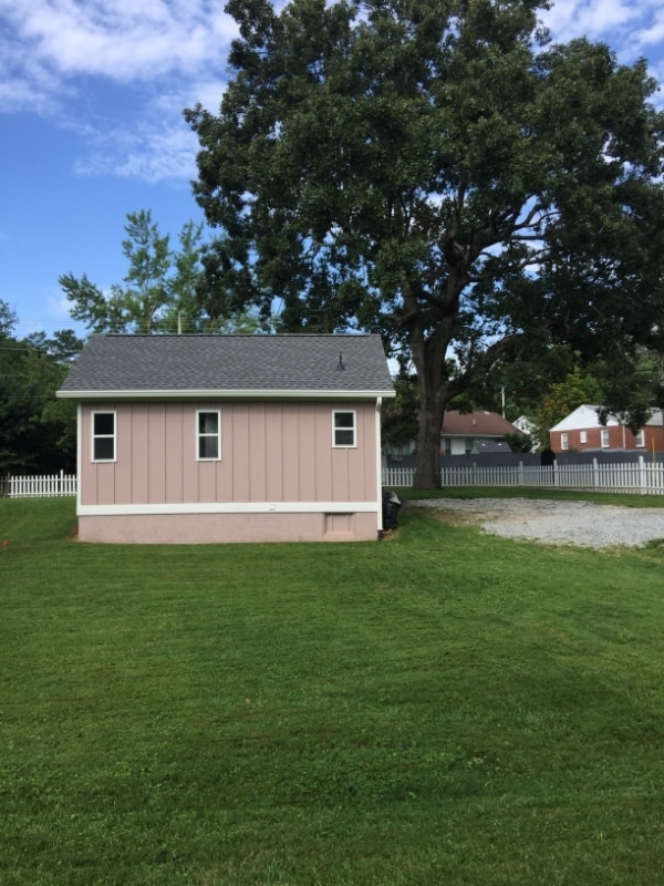 Building Photo - 606 Ray Ave