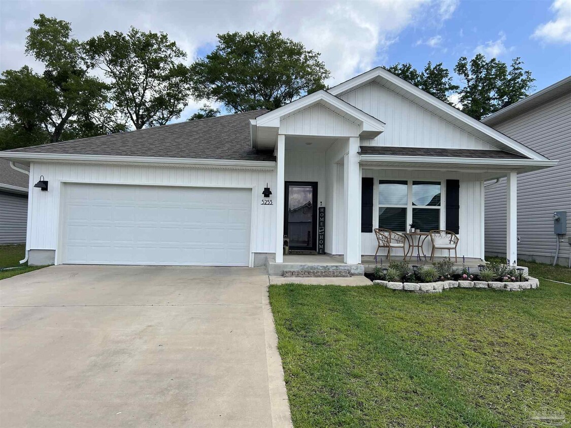 Foto principal - 5253 Peach Dr