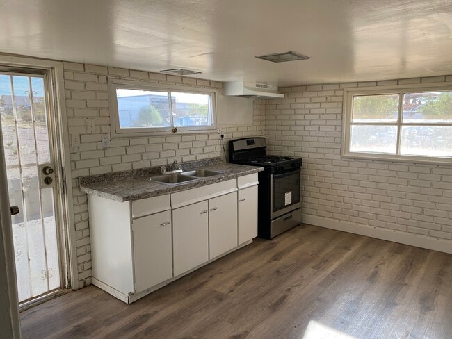 Foto del edificio - 25573 Jasper Rd