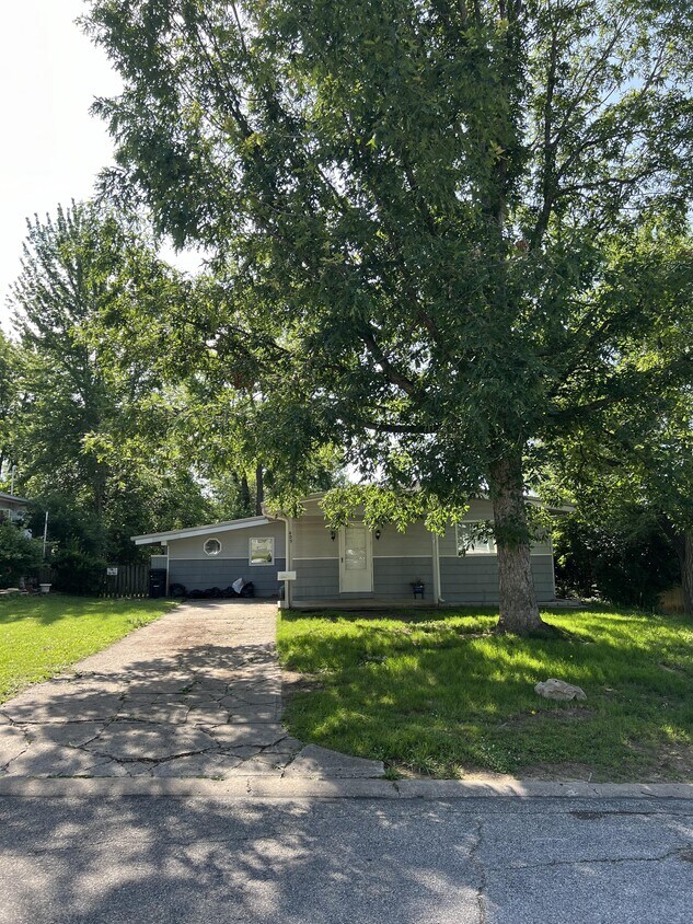 Primary Photo - 409 8th St