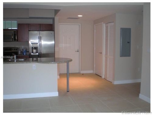 Primary Photo - 7280 SW 89th St