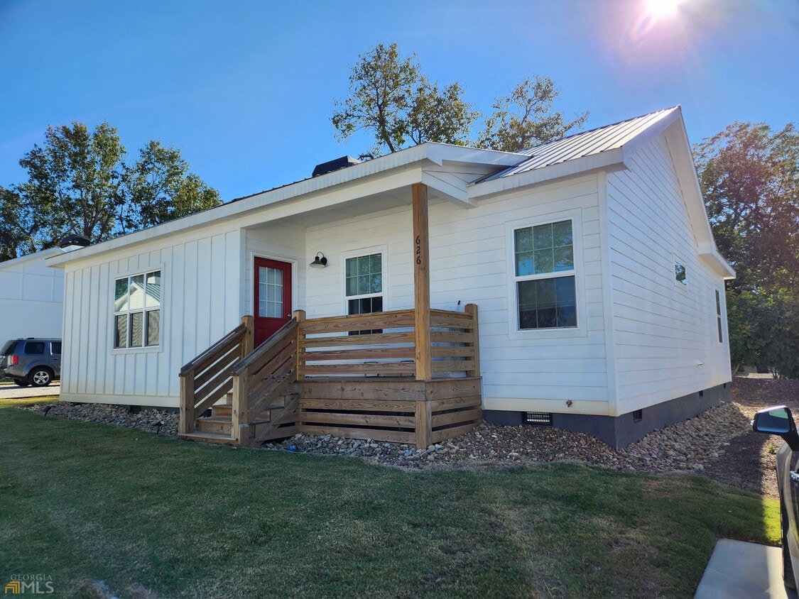 626 Liberty Pk Dr, Gainesville, GA 30501 House Rental in Gainesville, GA