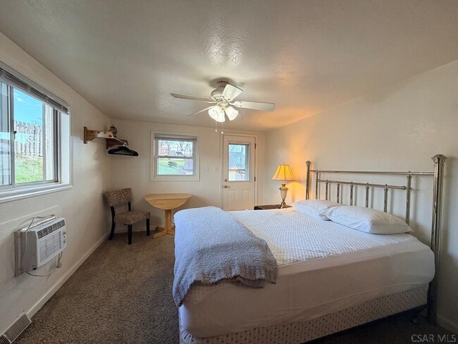 Building Photo - 907 Old Scalp Ave