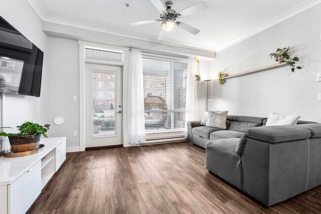 Photo du bâtiment - Bright & Spacious Open-Concept 1 Bed + Den Condo in Sardis — 2 Parking, In-Suite Laundry, Great L...