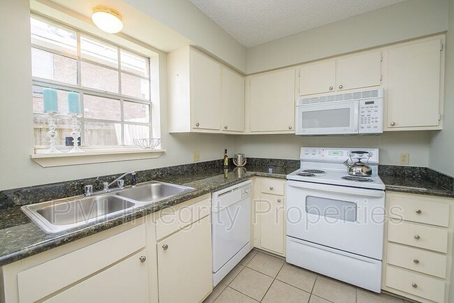Building Photo - 1674 Brightside Dr