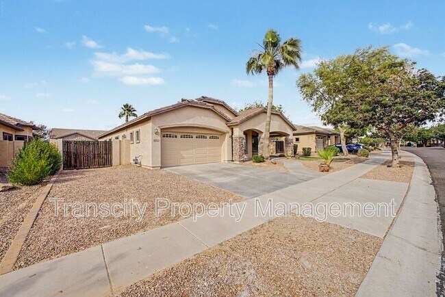 Building Photo - 4164 E Claxton Ave