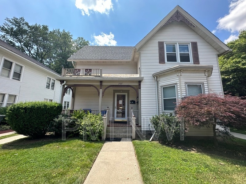 307 Washington St Unit Apt E, Valparaiso, IN 46383 Condo for Rent in