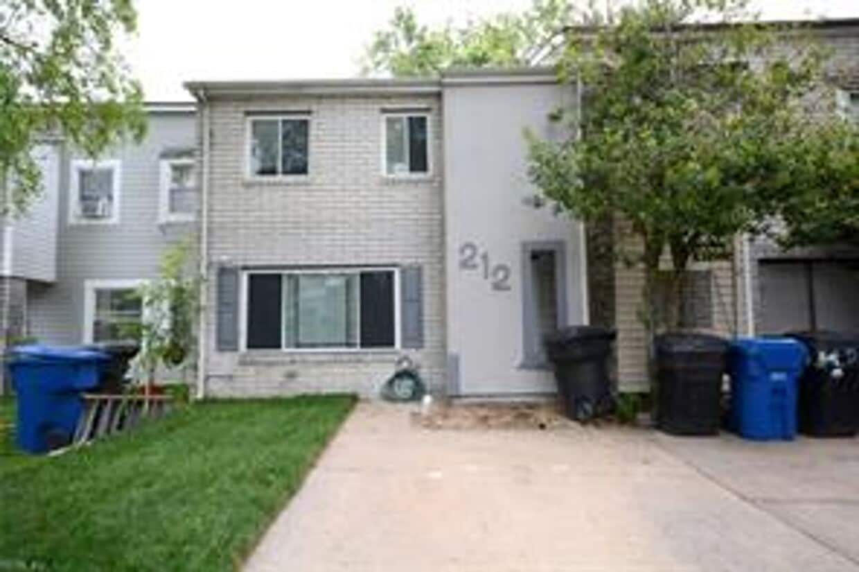 212 N Palmyra Dr, Virginia Beach, VA 23462 Townhome Rentals in