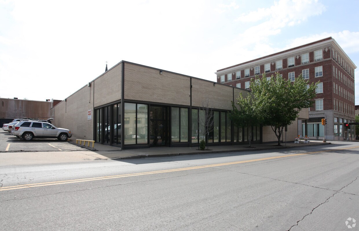 Primary Photo - 602 Jules St