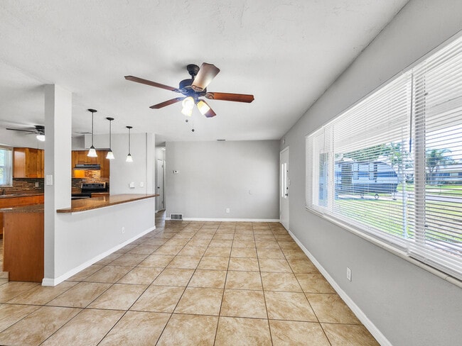 Foto del edificio - 5773 56th Terrace N