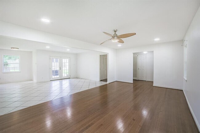 Foto del edificio - 10915 Cedarhurst Dr