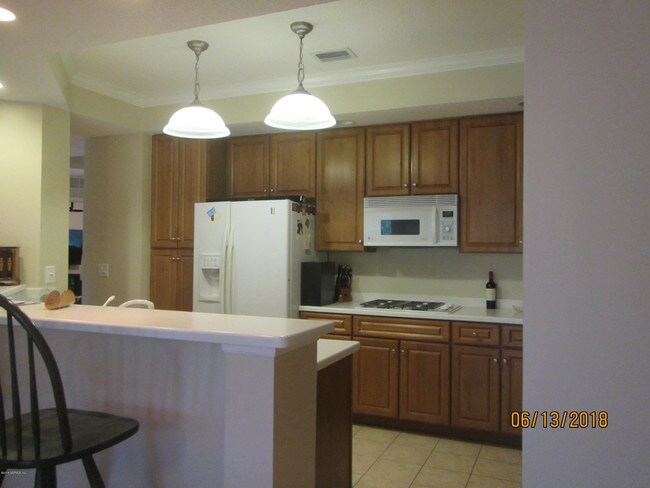 Building Photo - 350 N Shore Cir