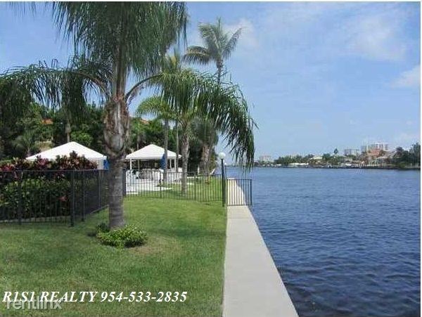 Foto del edificio - 6245 Bay Club Dr