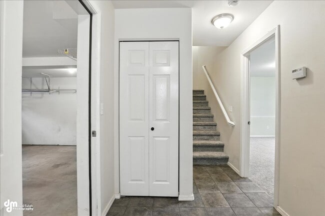 Building Photo - Charming 2BD/2BA Condo!
