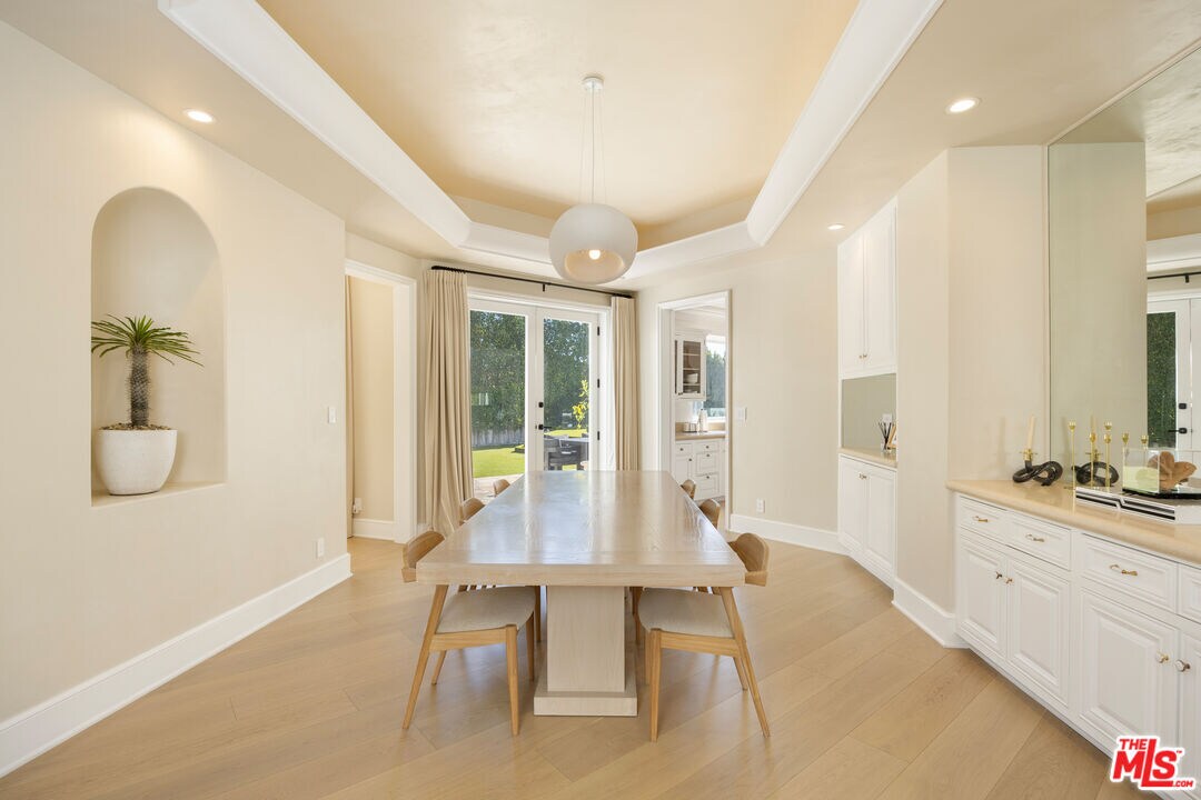 Foto del edificio - 1424 N Doheny Dr