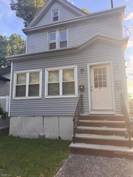 Primary Photo - 73 College Pl
