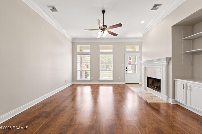 Building Photo - 412 Crest Cir