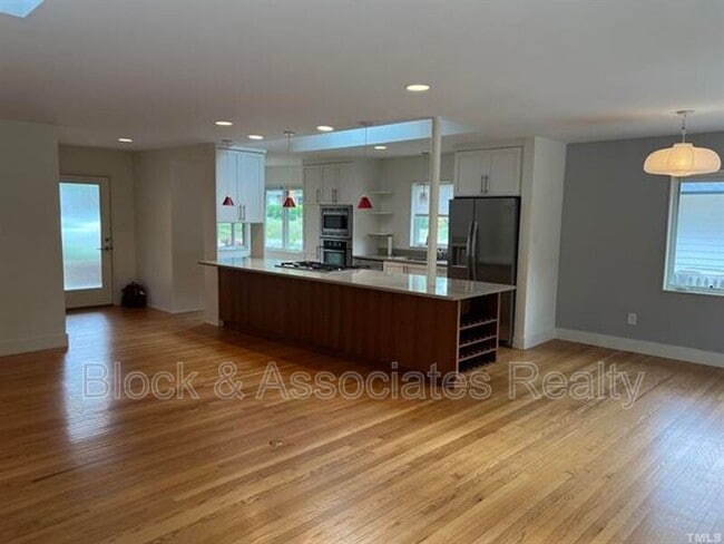 Building Photo - 626 Smedes Pl