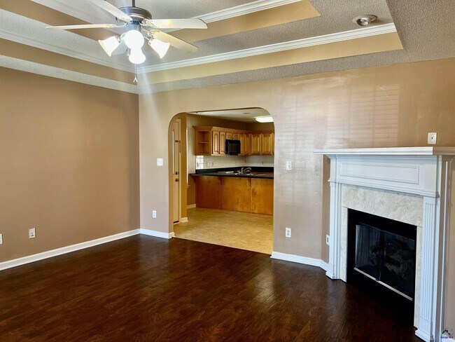 Building Photo - 203 Wembley Dr