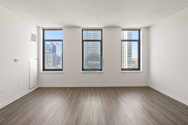 Foto del edificio - 373 N Desplaines St