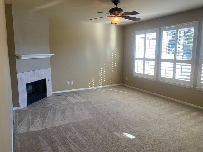Building Photo - 842 Windhurst