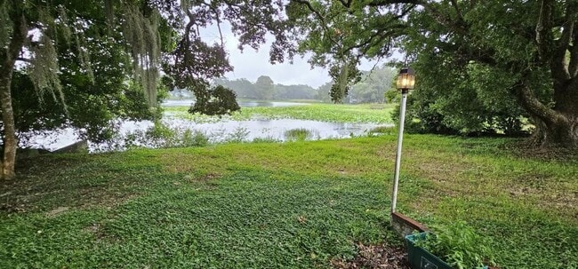 Private fishing and canoeing - 1649 Hull Cir