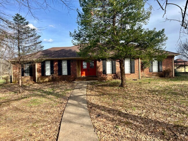 Building Photo - 2404 Pitts Ln