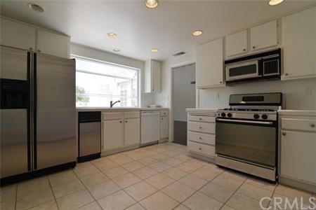 Building Photo - 40 Morena