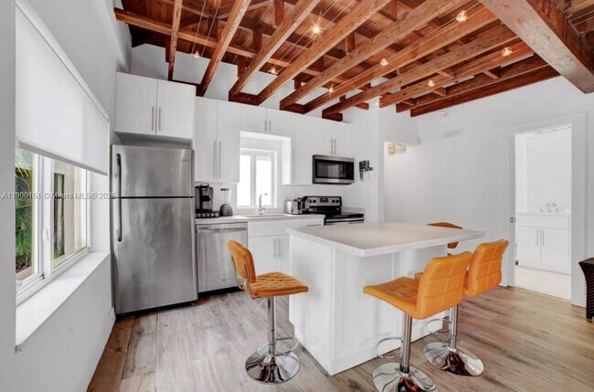 Foto del edificio - 524 NW 35th St