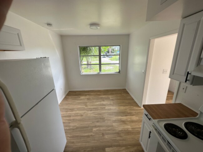 Building Photo - 5764 Gallatin Ln