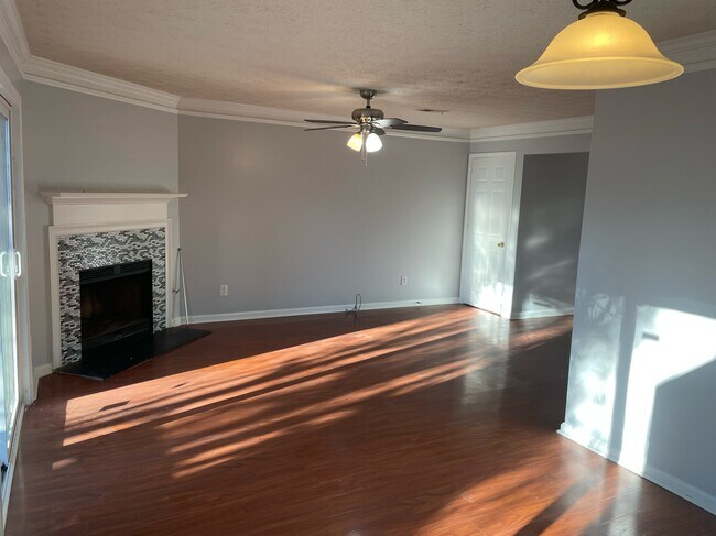 family room - 3682 Regency Park Dr