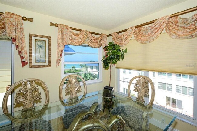 Building Photo - 3804 Gulf of Mexico Dr