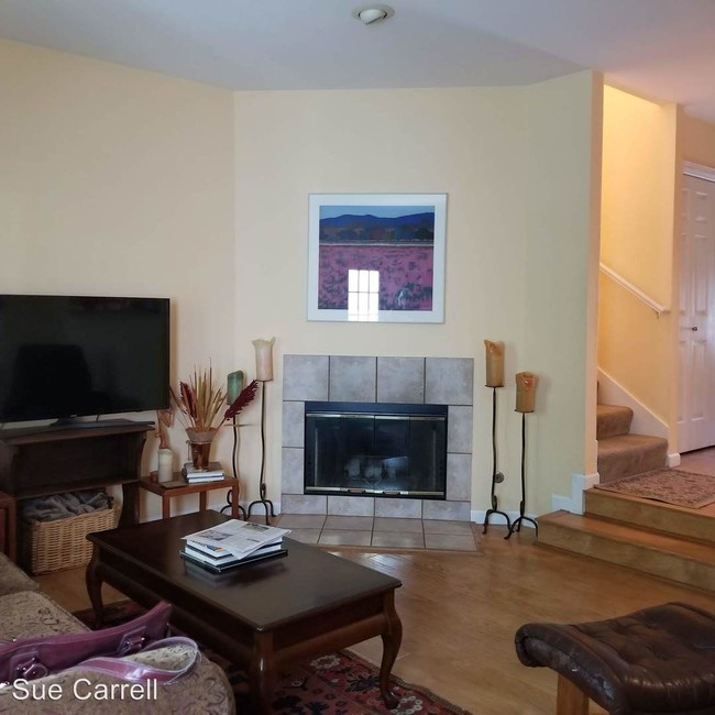 Foto del edificio - 2 br, 2.5 bath House - 343 N Main Street