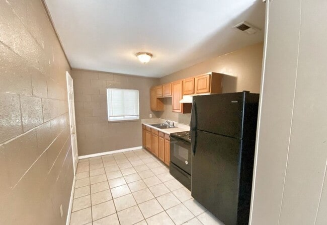 Photo - 2150 Saxon St Apartment