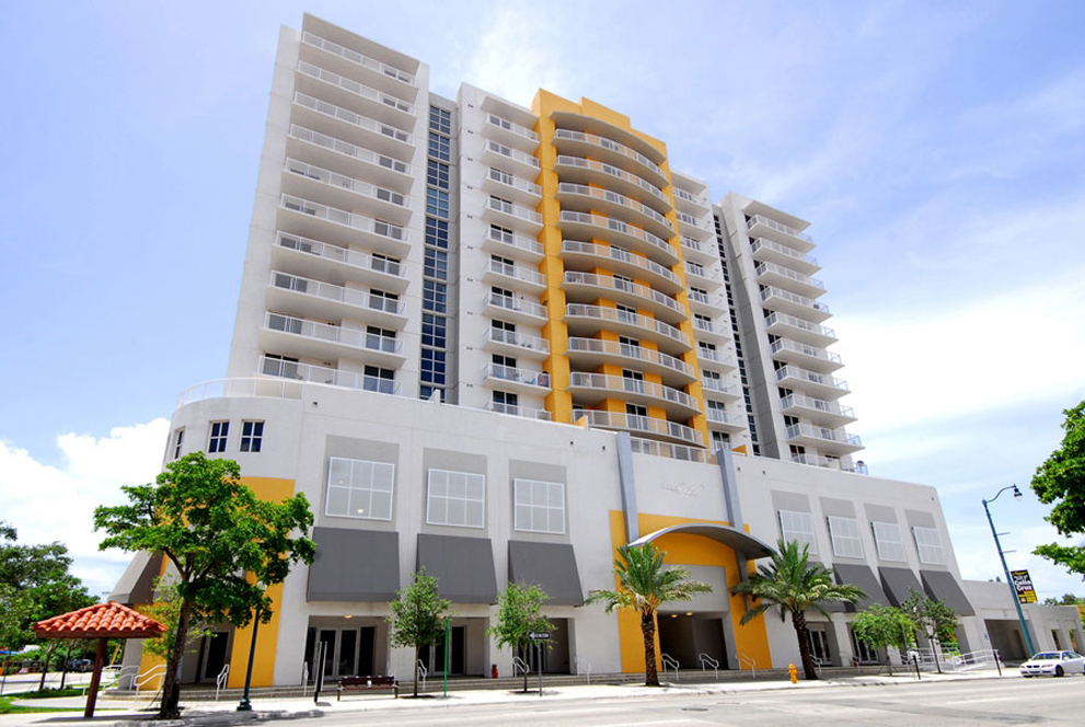 Foto principal - 900 SW 8th St