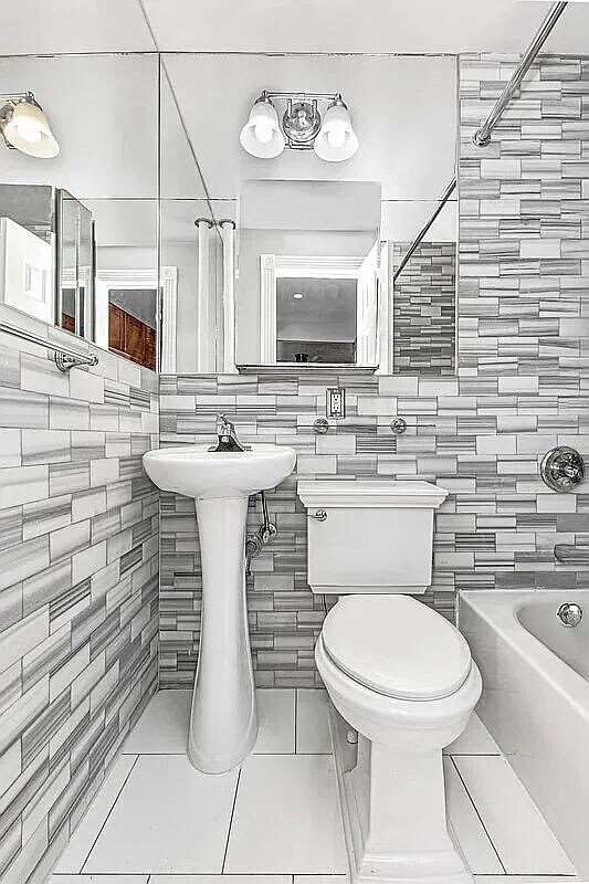 Foto del edificio - 438 W 52nd St