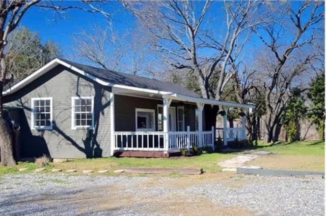 Building Photo - 441 Country Club Rd