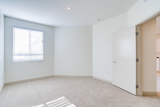 Building Photo - Bolsa Row Apartments