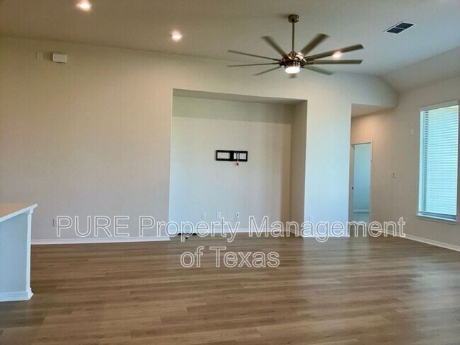 Foto del edificio - 124 Westfield St