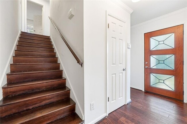 Building Photo - 4832 Valley View Ct