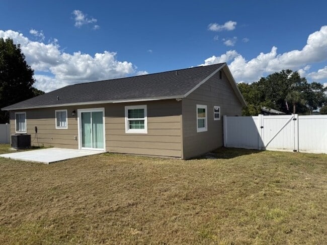 Foto del edificio - 1510 Massa St