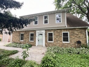 Building Photo - 725 Pflaum Rd