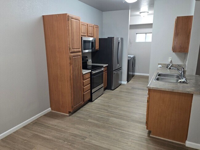 Foto del edificio - COMING SOON!!! 3 Bedroom Condo Near The Galleria