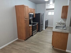 Building Photo - 501 Gibson Dr