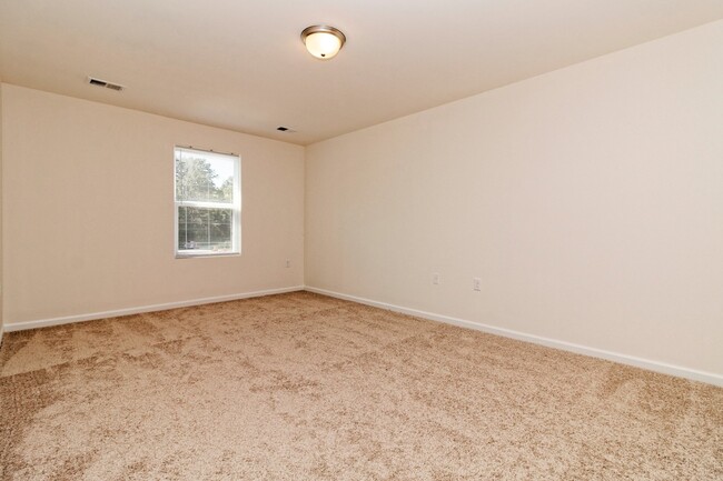 Building Photo - Beautiful 3 Bedroom Home in Hardeeville - ...