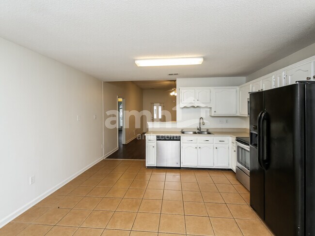 Foto del edificio - 660 Timber Creek S